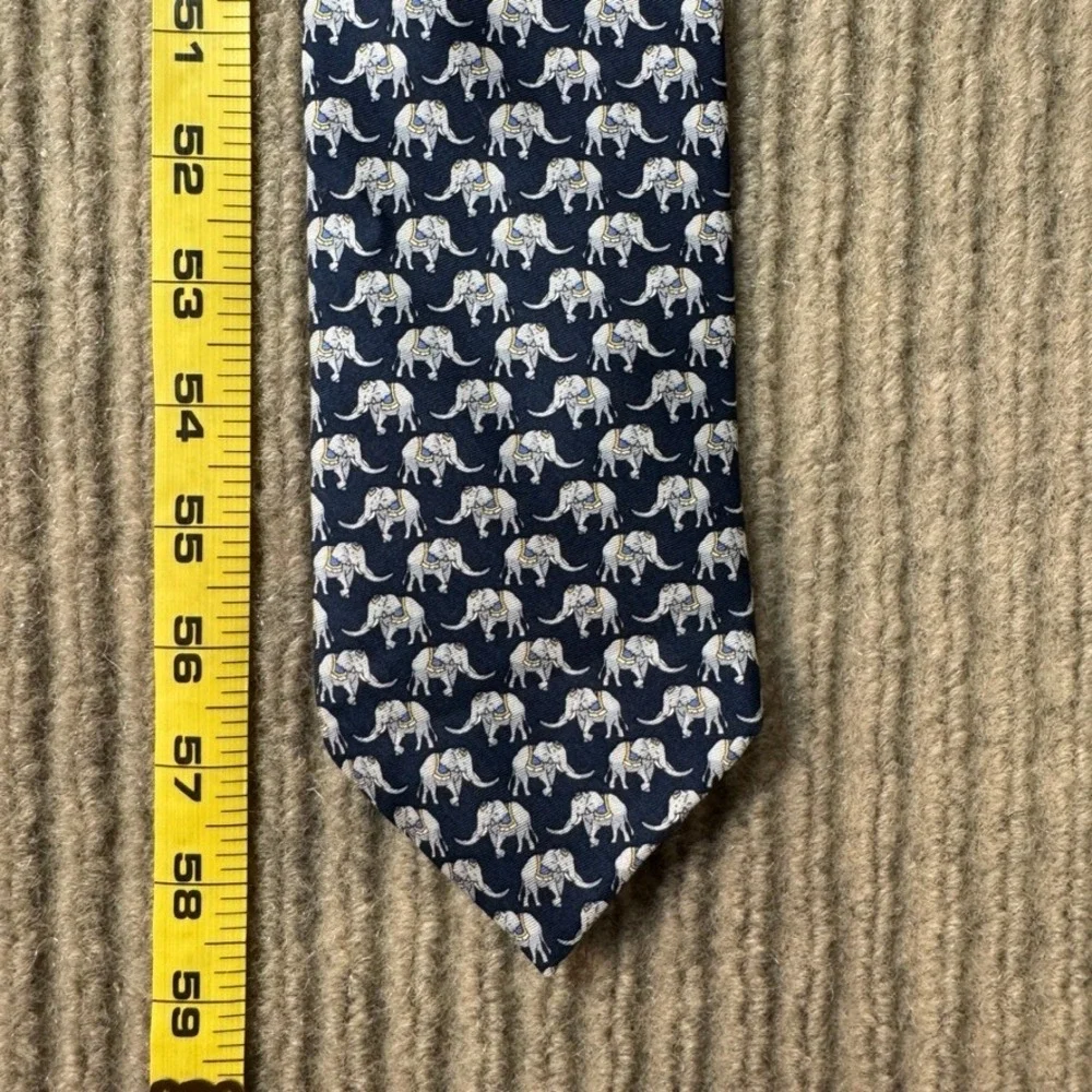 Brooks Brothers Makers Silk Tie Navy Blue Elephant Print Made in USA Mens Tie